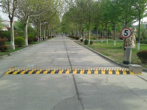 80公里時速逼停,強行闖關或直接 報廢 車服中心帶你看看日本黑科技